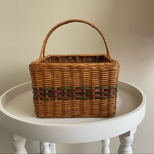 EUC Small Square Wicker Farmhouse Decor Basket With Handle